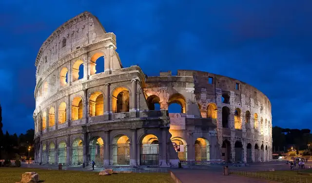 Coliseu de Roma ao entardecer
